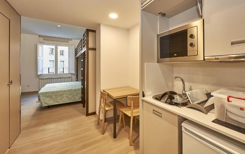 Alberg Abat Oliba Monistrol de Montserrat Exterior photo A studio apartment in Madrid, Spain